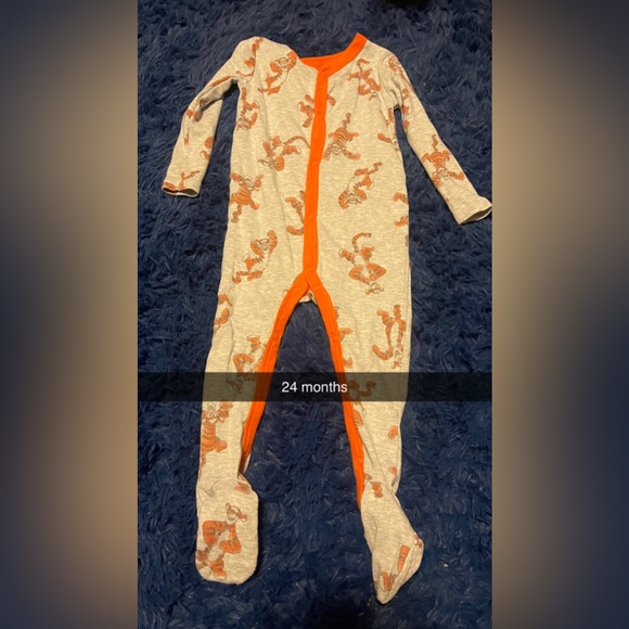 Worn once then too small. Smoke free home - Picture 4 of 5